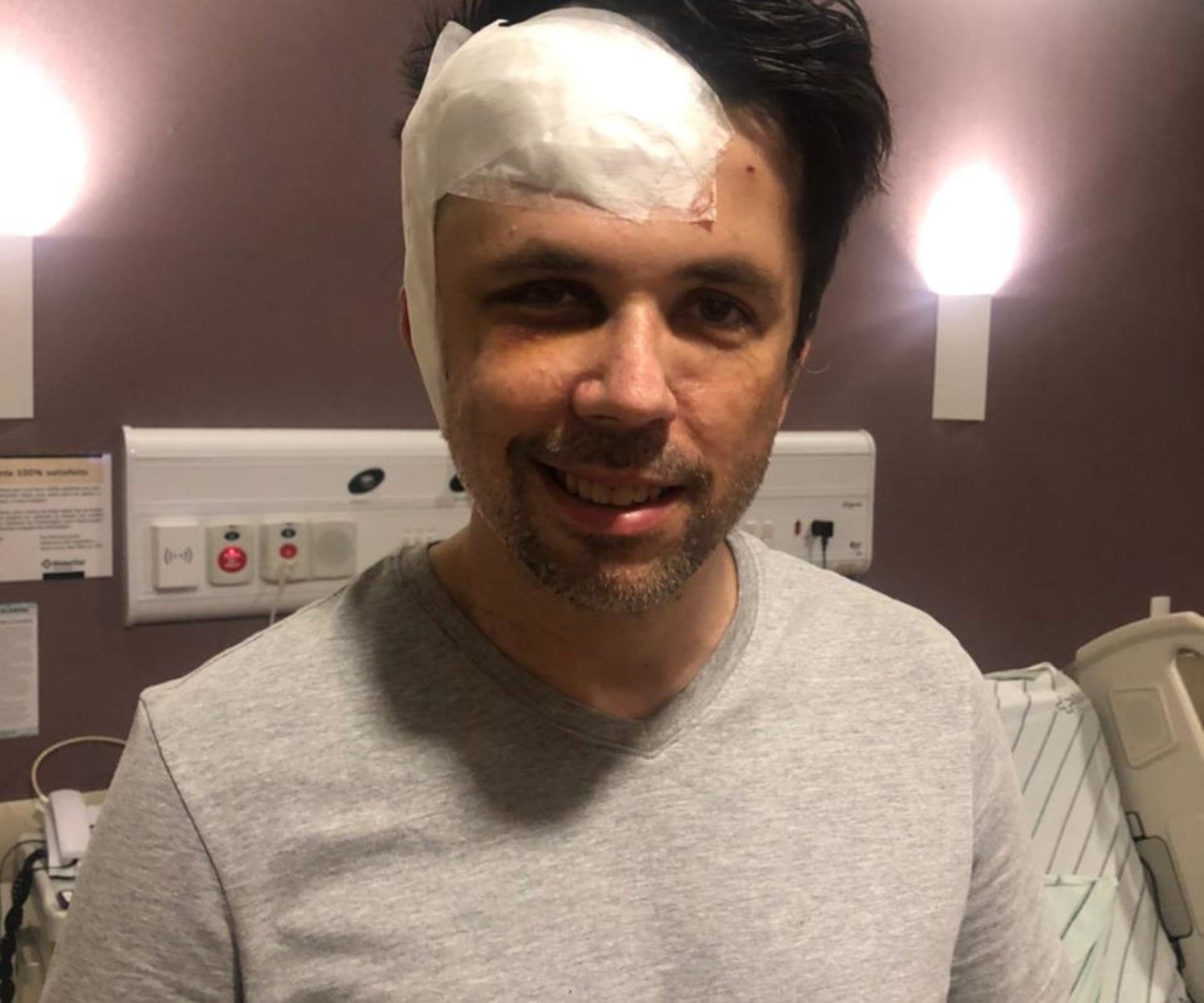 06/05/2021 - na manhã depois da segunda cirurgia. Foto da Carol Brant.